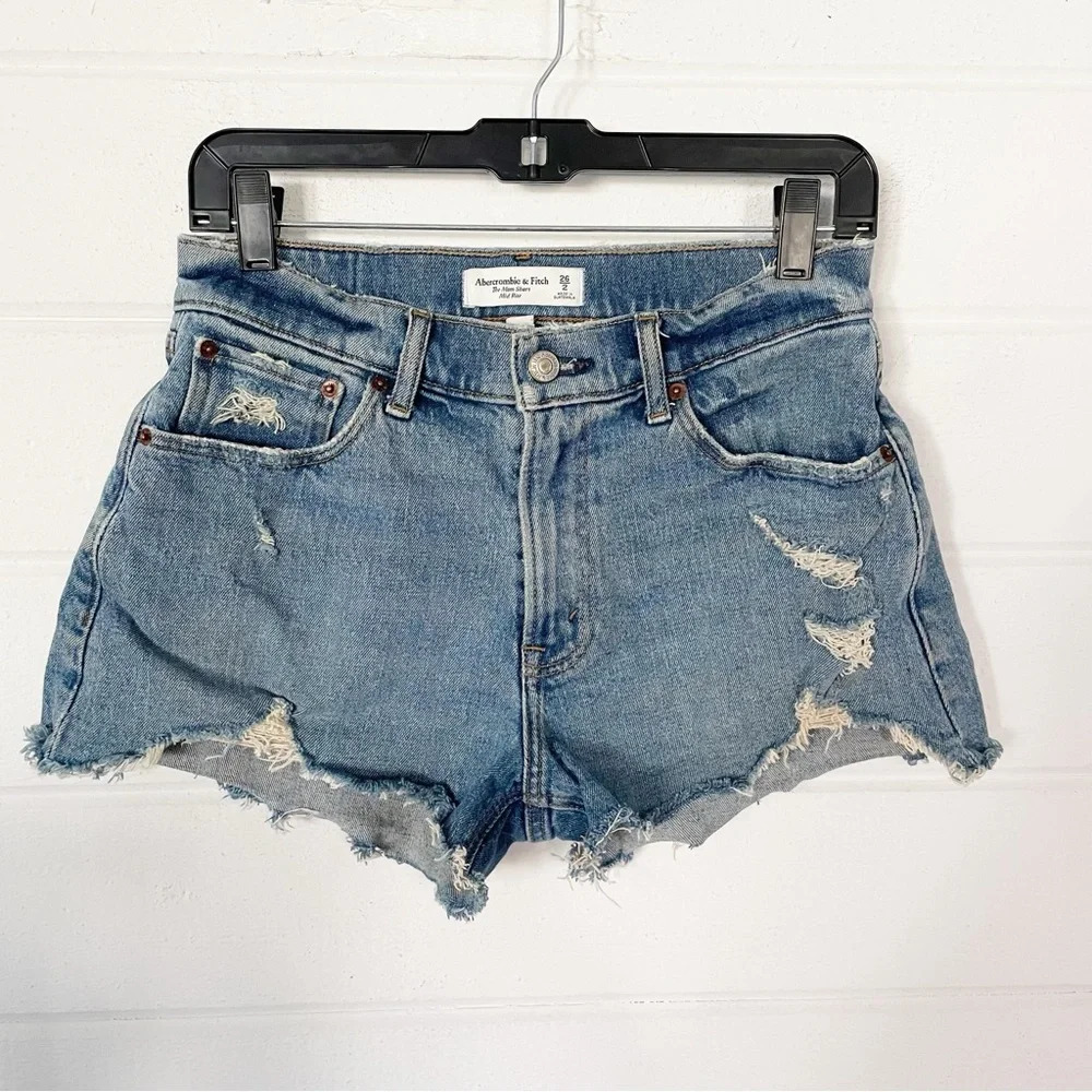 Abercrombie & Fitch Mid Rise Distressed Mom Denim Short Size 26